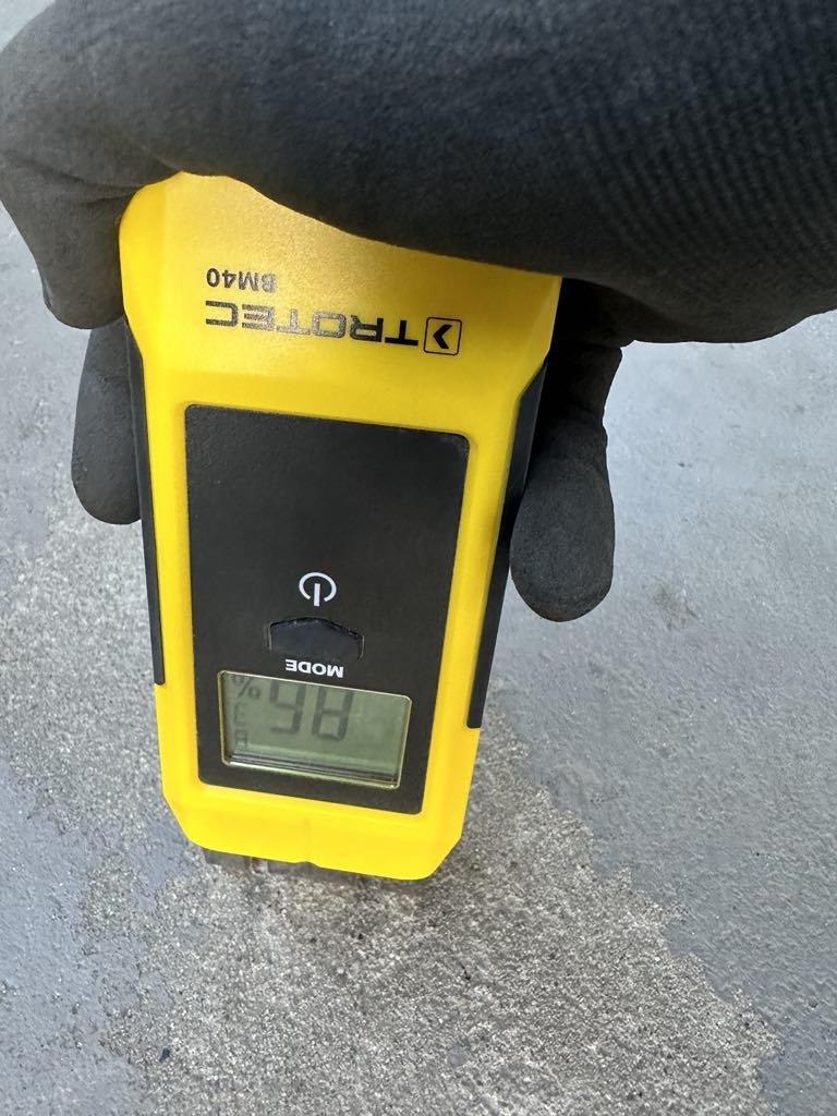 Moisture measurement during a technical apartment handover